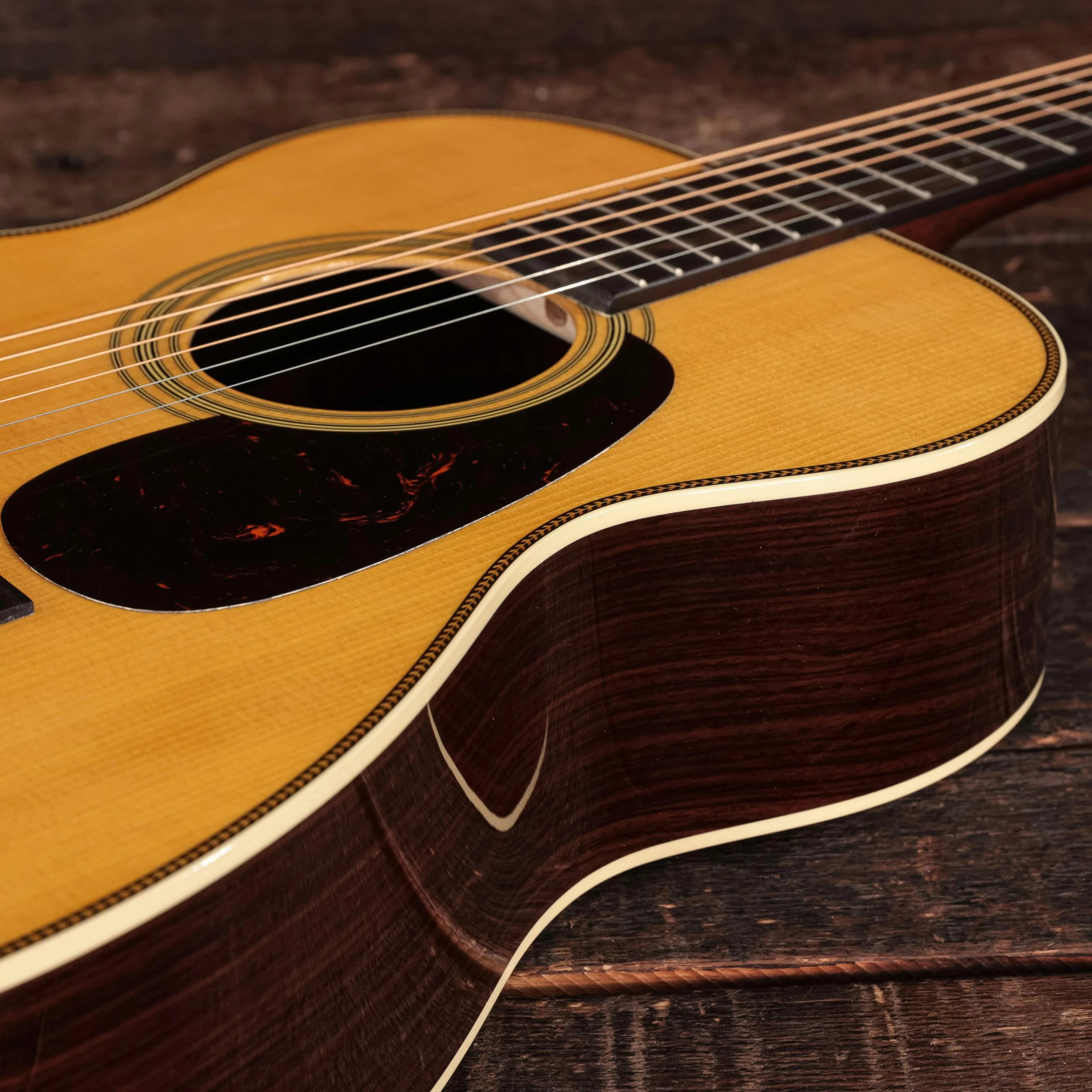 Martin 00-28 Standard Series 00 Acoustic Guitar 10 Martin 00-28 Standard Series 00 Acoustic Guitar - Image 10