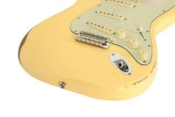 Fender Limited Edition Road Worn '60s Stratocaster In Vintage White 24 Fender Limited Edition Road Worn '60s Stratocaster In Vintage White -Professional Guitar Store 408716 0149834341 FSR20281129