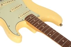 Fender Limited Edition Road Worn '60s Stratocaster In Vintage White 31 Fender Limited Edition Road Worn '60s Stratocaster In Vintage White -Professional Guitar Store 408723 0149834341 FSR20281829