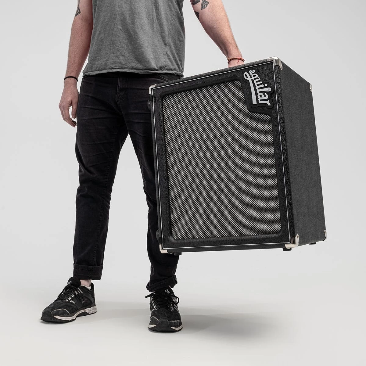 Aguilar SL210 Lightweight 2x10 Bass Cab In Black - 8 Ohm 2 Aguilar SL210 Lightweight 2x10 Bass Cab In Black - 8 Ohm - Image 2