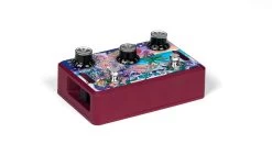 Aclam The Woman Tone Preamp Pedal -Professional Guitar Store 521479 woman tone 3 min