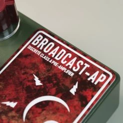 Hudson Limited Edition Broadcast-AP Ariel Posen Signature Preamp Pedal In Dark Green -Professional Guitar Store ARIELBROADCASTGREEN Hudson Broadcast Ariel Posen Dark Green Pedal Logo
