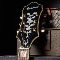 Epiphone Broadway Hollowbody Electric Guitar In Wine Red 13 Epiphone Broadway Hollowbody Electric Guitar In Wine Red -Professional Guitar Store EOBDWWRGH1 Epiphone Broadway Wine Red Lifestyle 2