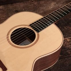 Lowden F-21 Walnut And Sitka Spruce Acoustic Guitar 20 Lowden F-21 Walnut And Sitka Spruce Acoustic Guitar -Professional Guitar Store F 21WA SS2B26855 26855 10