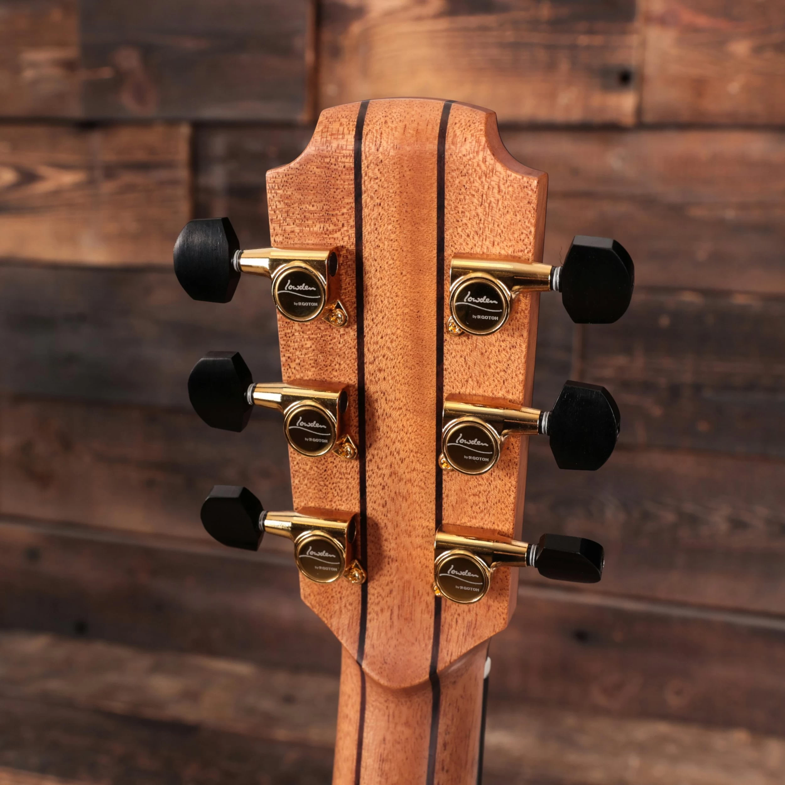 Lowden F-21 Walnut And Sitka Spruce Acoustic Guitar 6 Lowden F-21 Walnut And Sitka Spruce Acoustic Guitar - Image 6