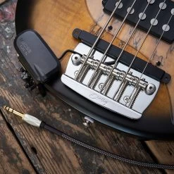 Boss GK-5B Electric Bass Guitar Divided Pickup 8 Boss GK-5B Electric Bass Guitar Divided Pickup -Professional Guitar Store GK5B Boss GK 5B Electric Bass Guitar Divided Pickup Lifestyle 2